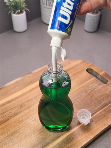 Just mix toothpaste and dish soap… the results are insane #cleaning #tipsandtricks #homehacks