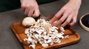 Revolutionary Puff Pastry Bacon Bombs with Mushrooms and Mozzarella – Fast Gourmet Snack Hack!