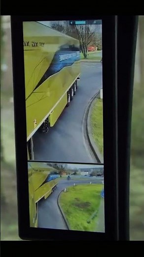 Reversing A Truck With MirrorCams