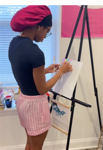 Creative DIY Easel Using a Microphone Stand