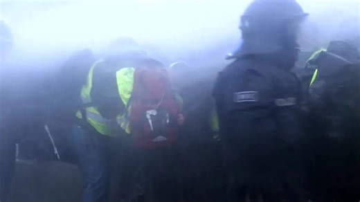German police use water cannons on protesters against far-right AfD