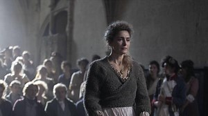 « Chaque Français devrait la connaître » : Julie Gayet incarne Olympe de Gouges sur France 2