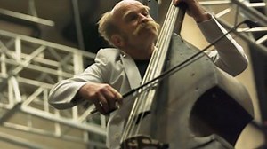 Terrifying tricks accompany tremendous tempos in Tutti: Circus Oz x MSO. | Circus Oz