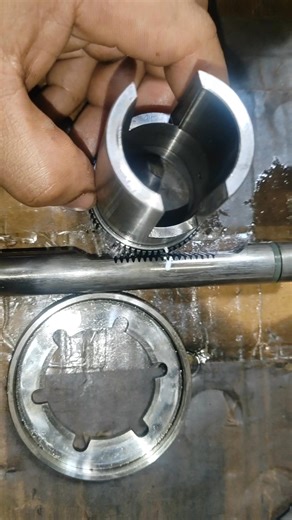 Fuel Pump Rack and Pinion Alignment In marine diesel engines, fuel injection pumps use a rack-and-pinion mechanism to control the fuel quantity by rotating the pump plunger. Objective: To ensure all cylinder fuel pumps deliver an identical amount of fuel at the same control rack position, maintaining engine balance. Alignment Process: Calibration: The rack must be set at the "zero" or "stop" position, usually marked on the pump housing, before installation. Pinion Engagement: When installing the