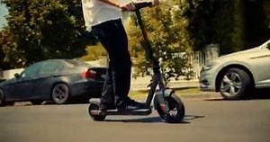 Meet our latest electric commuter scooter 🌱 𝗖𝟮𝟱 • 2 speed modes with a max speed of 18 mph • Travel up to 18 miles on a single charge • Bright LED headlight • LED display • Foldable design | Razor Worldwide