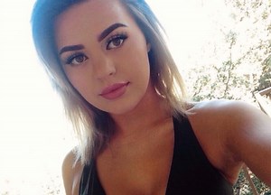 This Girl Almost DIED Because Of Her Dirty Makeup Brushes