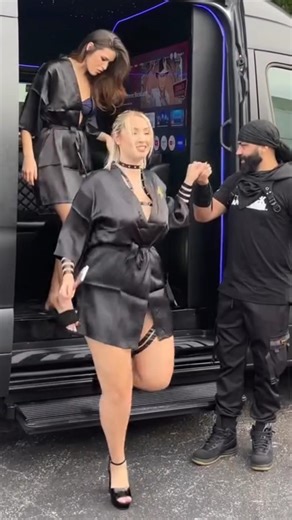 Beautiful Fitness Model 😉 Legs Gym 💪 WorkoutMotivation Bodybuilding #fitneess #motivation Girls Ifbb