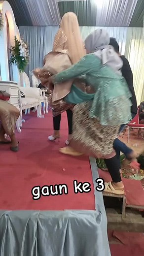 Elegant Wedding Celebration Styling and Attire