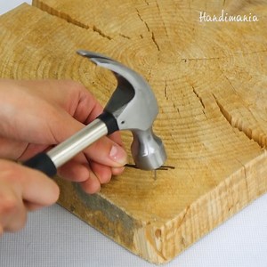 Learn this simple trick and you will never hit your finger with a hammer again! 🤩🔨🩹 | Handimania