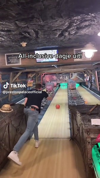 All-inclusive dagje uit in Preston Palace!🥳 Met wie wil jij dit beleven? #prestonpalace #allyoucaneat #allinclusive #pool #restaurant #party #fyp #foryoupage #dagjeuit #kermis #swim #magicshow #bar ##hotel ##food #drinks #resort @Nienke Broekman thanx voor deze toffe video! 🤩