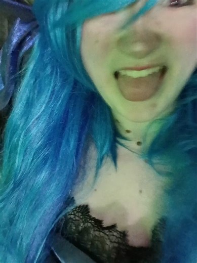 Gwen Cosplay Showcases in League of Legends