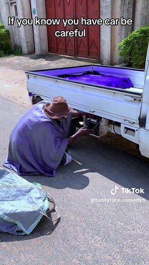 Lean how to carry battery