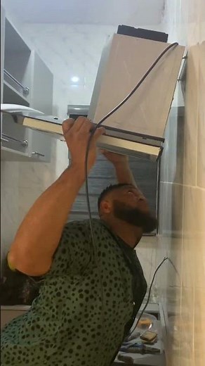 Installing a kitchen hood / heat extractor