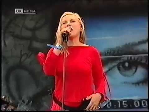Blondie, "Heart Of Glass" (live) Glastonbury 1999 (HQ)