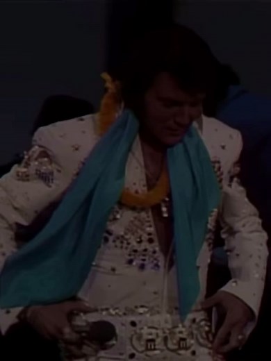 Elvis Aloha from Hawaii: Love Me Performance Highlights