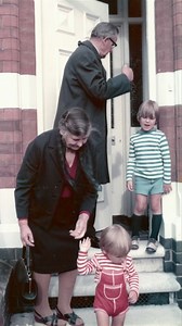 The stunning restoration of an old family clock that was passed down from his late grandparents 🥹 #RepairShop | Quest