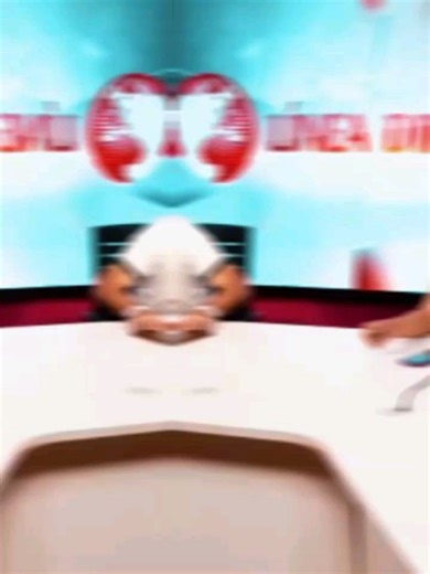 Línea Directa on Instagram: "21avo.. Programa en @vivetvok por streaming y en TV canal 64 de Claro. Invitadas 📍 Reina Vecchio (Terapeuta Holistica) @reinaholistica 📍Patricia Vallejos (Pedicura) @patriciapodologiarosario Temáticas ✔️ ¿Por qué las personas más inteligentes se sienten más estúpidas? ✔️ Video Ansiedad de los lunes Seguimos en nuestro canal de YouTube @lineadirecta.tv1 Equipo: @marcelomalvestitti @yaqui.celis @lari.pidal_ Ph: @torresysela"