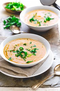 33K views | This Thai Pumpkin Curry Soup recipe is useful. It’s one of those recipes that you need to have so that you can get a yummy weeknight dinner on the table in 15 minutes during this crazy Fall season. Bonus that it’s vegan, too! PRINTABLE RECIPE: https://www.healthyseasonalrecipes.com/15-minute-thai-pumpkin-soup/ | Healthy Seasonal Recipes | Facebook