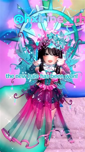 new halo!! 🫧🌺🪼🐠🐟 I'm not a fan honestly but I wouldn't mind winning it 👀 no hate to the ppl who like it!! #roblox #fyp #royalehigh #royalehighvideos #rhcc #royalehighvideos #halo #newhalo #roblox #rhhalo #showcase