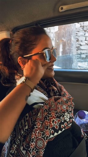 Chaitra Latha on Instagram: "When its way too cold to handle 🙄🤣🙃 I wasn’t prepared for this , so had to do layer clothing 🤣"