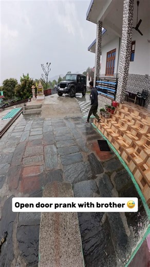 Open door prank with brother 😅