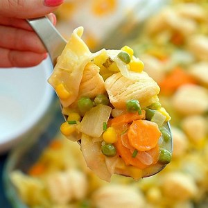 248K views · 78 reactions | ** EASY Chicken Pot Pie Casserole ** You've got to try this ---> https://temeculablogs.com/easy-chicken-pot-pie-casserole/ | The Typical Mom | Facebook