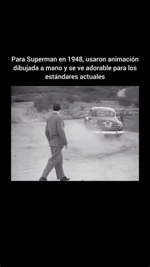 Dato History on Instagram: "En las series de Superman de 1948, los cineastas resolvieron los límites de los primeros efectos especiales utilizando animación dibujada a mano cada vez que Superman volaba. En lugar de cables o modelos, los artistas animaron a Superman fotograma a fotograma, dándole a su vuelo un movimiento suave, similar a una caricatura, que combinaba la acción en vivo con la ilustración. En ese momento parecía futurista, pero hoy se ve encantador y saludable, como un cómic que co