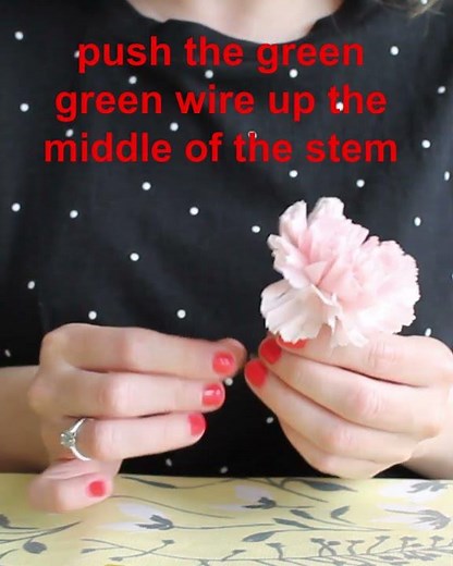 How to wire and tape a carnation #crafts #florist #boutonniere #corsage #diywedding #weddingflowers
