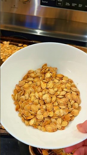 Crispy Oven-Roasted Pumpkin Seeds 🍂 Easy Fall Snack Recipe