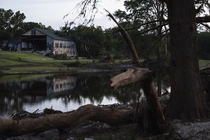 WATCH: Campers sing worship songs as they’re evacuated from Camp Mystic