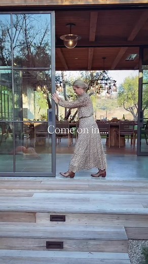 Garden Studio | Southern California Landscape Design on Instagram: "When the location is equally as lovely as the company. | Come on in, gather & celebrate with us this season. 壟| —- Florals: @britfloral Landscape Design: @gardenstudiodesign #holidayhosting #alfrescostyle #coastaliving #gardensandgathering"