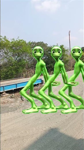 alien dance dame tu cosita 🤣🤯#alina #funny #funnyshorts #ytshorts #vfxshorts #shorts #youtubeshorts