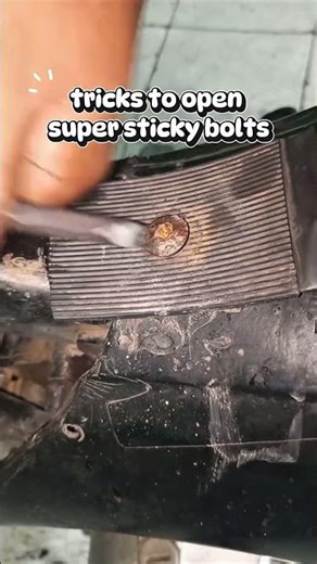 Genius Trick to Remove Rusted & Stuck Bolts! 🔧