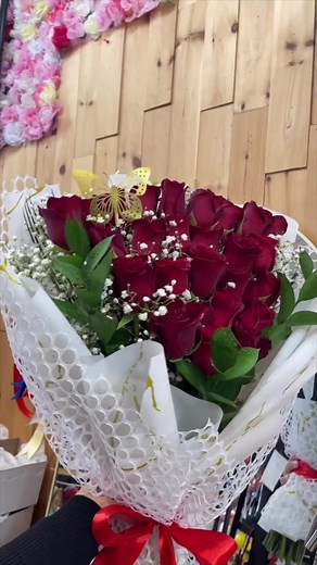 25 Red Roses Bouquet Ideas for All Occasions