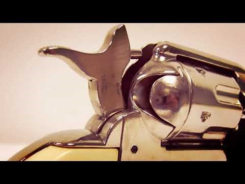 DENIX - A PEACEMAKER (gun spinning) western story by Sandor Senko.