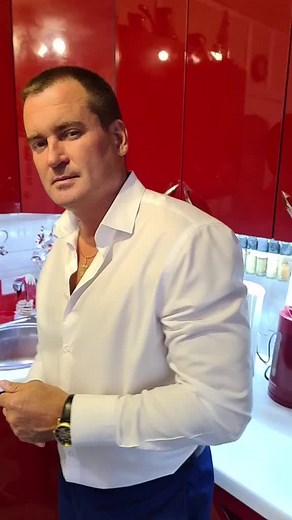 Kitchen Style Tips: Dress Smartly for Cooking