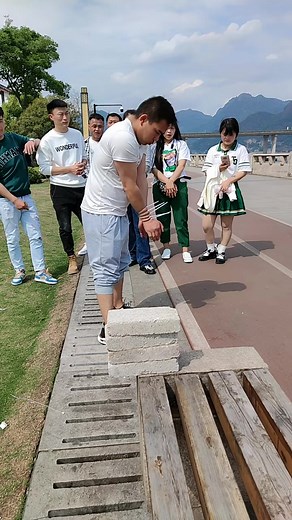 1.8K views · 21 reactions | Break bricks on public roads. 隣隣隣隣 Chinese Kung Fu Do not try to do at home. #chinesekungfu #kungfu #Reel #martialarts #chinesemartialarts #kungfumaster #shaolinkungfu #wingchun #shaolin #kickboxing #boxing #taichi #kungfutraining #kungfumovies #taekwondo #brucelee #martialartsmovies #kidsmuaythai #kidswushu #gongfu #muayhai #qysmma #kungfulife #qyswushu #kidsmma #kidsbjj #grappling #bjj | Martial Arts | Facebook