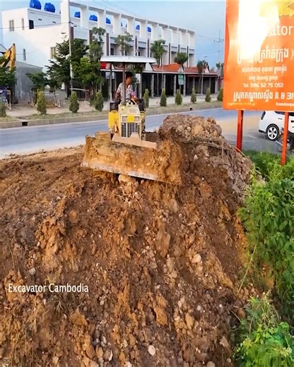 2.8K views · 36 reactions | Mastering Landfill Management!!! Komatsu D20P Bulldozer and Mini Truck Operations | Yolo aventuras TV | Facebook