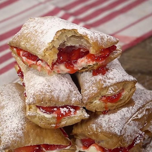 Easy Strawberry Cheesecake Puffs