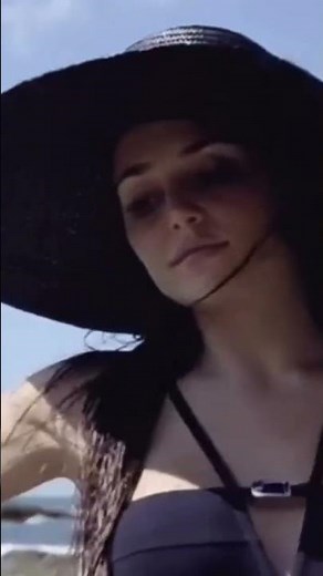 Hande Erçel's BREATHTAKING Beach Photoshoot! 🔥 #HandeErçel #shorts