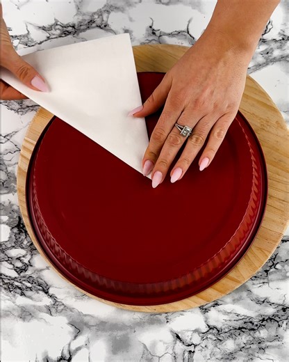 163K views · 210 reactions | Easy way to line your baking pan  | MetDaan Cakes | Facebook