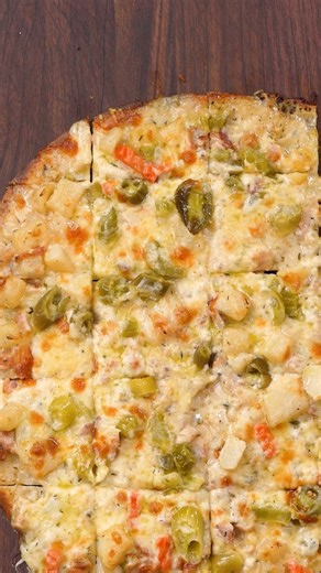 Clam chowder tavern pizza
