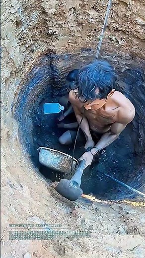 手作業で井戸を掘り進める：農民の手掘り井戸造成技術