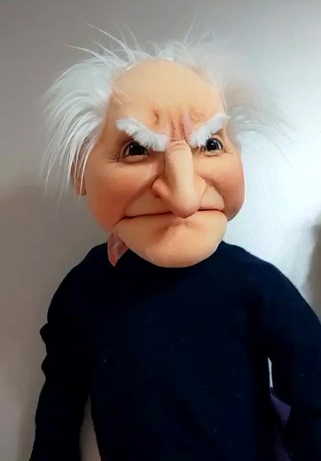 Mortimer😊 More puppets at www.pavlovspuppets.com #puppet, #puppets, #marionnettes #marionnette, #creationmarionnette, #puppetmaker, #puppetbuilder, #foampuppet | Ivan Pavlov