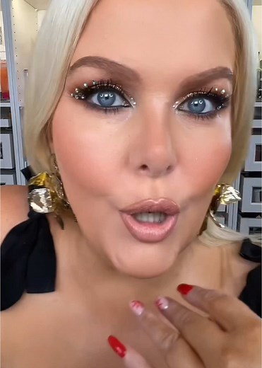 Party Makeup Tutorial: Glam Looks for Any Celebration
