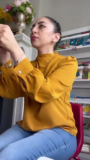 Looking through my window, who do I see? #preschoolteacher #circletime #fingerplay | Lenas Little Ones