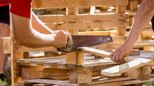 7 Affordable Backyard DIYs To Reuse Those Old Wooden Pallets - House Digest