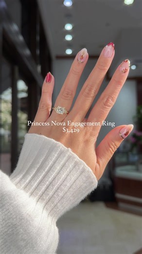 Looking for an underrated diamond shape? Try a princess cut ✨ The angular sharp corners and straight edges look especially stunning on a feminine setting. We love it on styles like our Nova, a star-like diamond studded piece 💫💕 Ring Details – save for reference 💍 • Setting: Nova • Band Width: 1.8mm • Metal Type: 14kt Yellow Gold • Center Stone: Princess Lab Diamond • Carat: 2.04ct | Color: F | Clarity: VS1 • Price: $3,429 📦 Ready to ship immediately ✅ 💍 Available to try on in store ✅ 🛍️ Sh