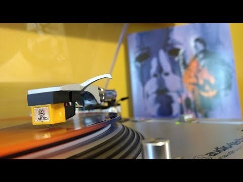 'Halloween II' - Full Vinyl Soundtrack by John Carpenter and Alan Howarth