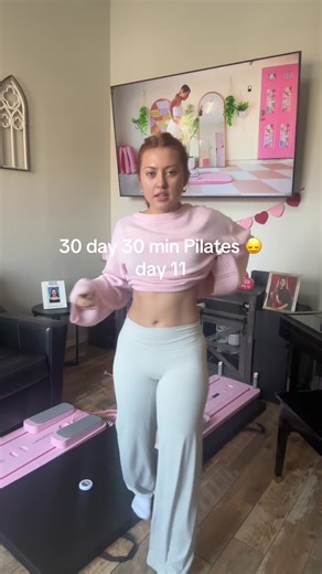 the Dubai cravings have been eating me lately 😪 #exercise #pilates #athome #exercise #gym